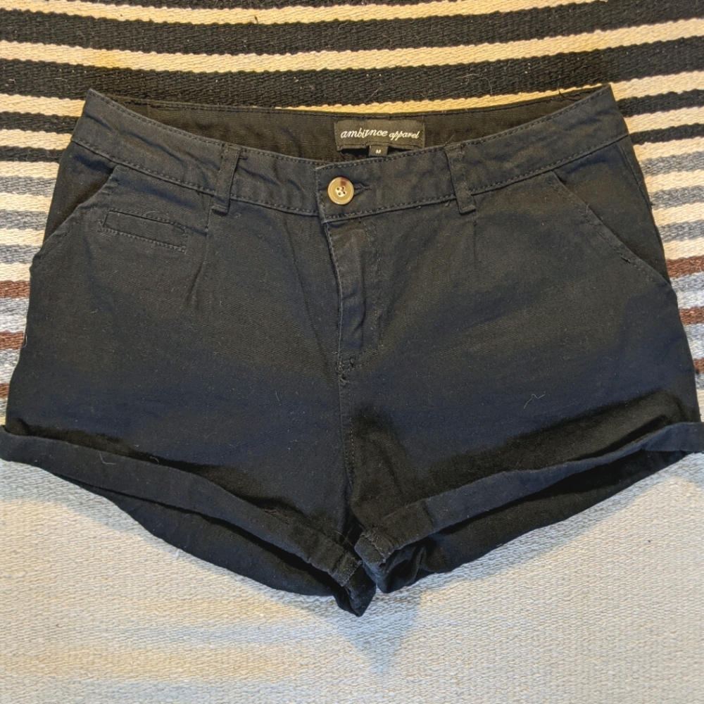 Black shorts!🌞